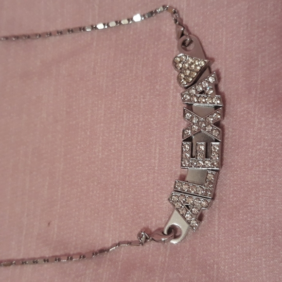 ALEXA♡ Necklace - Picture 2 of 6